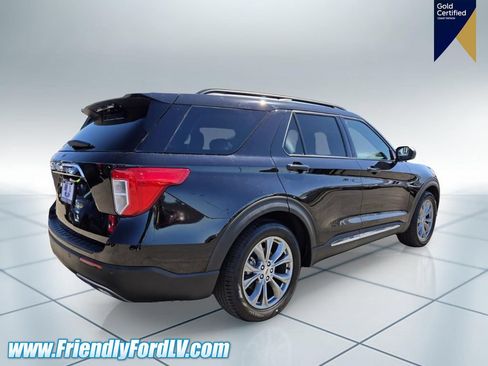 Certified 2022 Ford Explorer XLT w/ Equipment Group 202A RWD image 4