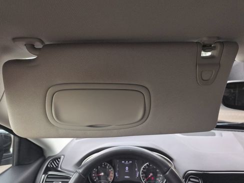 Used 2019 Jeep Compass Latitude FWD image 37