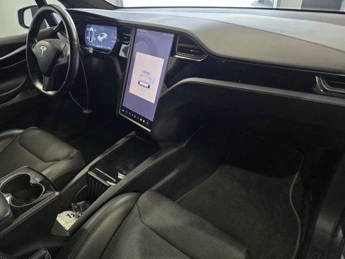 Used 2018 Tesla Model X 75D image 5