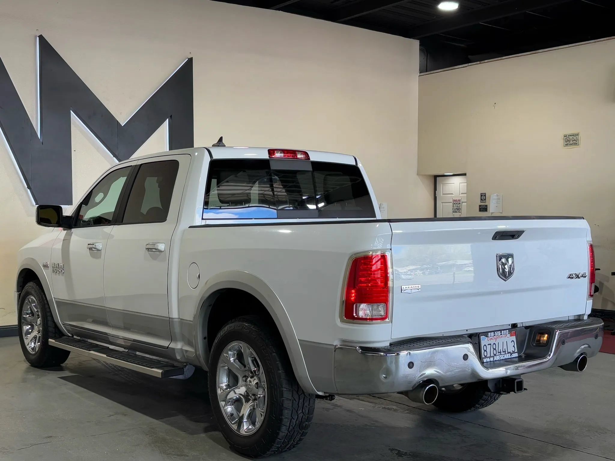 Used 2013 RAM 1500 Laramie w/ Convenience Group AWD/4WD image 4