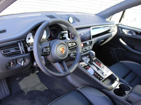 New 2026 Porsche Macan S image 4