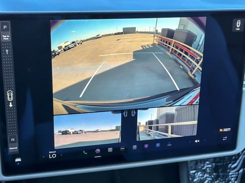 Used 2021 Tesla Model S Plaid image 18