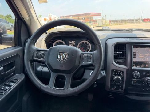 Used 2016 RAM 1500 Express AWD/4WD image 9
