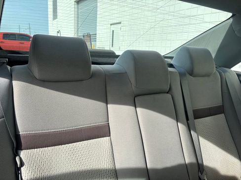 Used 2014 Toyota Camry LE image 26