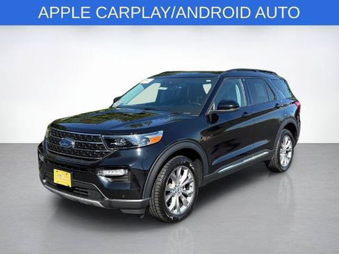 Certified 2023 Ford Explorer XLT w/ Equipment Group 202A AWD/4WD image 3