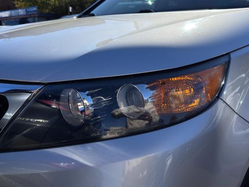 Used 2012 Kia Sorento LX w/ Convenience Pkg image 12