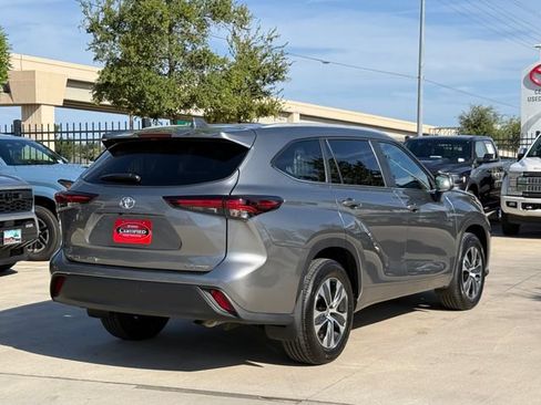 Used 2026 Toyota Highlander XLE AWD/4WD image 5