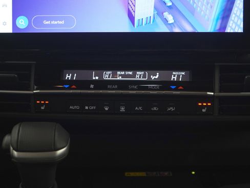 Used 2025 Toyota Sienna XSE image 19