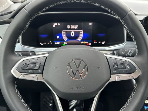 New 2026 Volkswagen Taos SE image 22