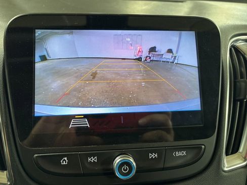 Used 2019 Chevrolet Malibu LT FWD image 16