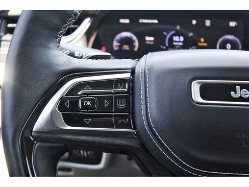 Used 2023 Jeep Grand Cherokee L Overland w/ Advanced Protech Group III AWD/4WD image 16