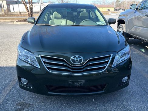 Used 2011 Toyota Camry XLE w/ SE/XLE Extra-Value Pkg image 2