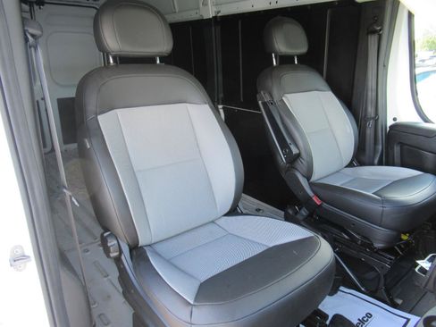 Used 2026 RAM ProMaster 2500 w/ Convenience Group FWD image 10