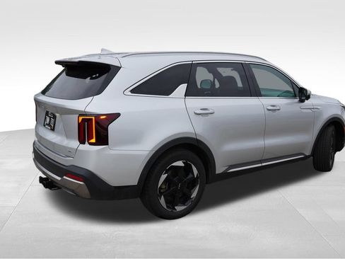 Certified 2025 Kia Sorento SX Prestige AWD/4WD image 3