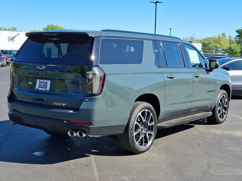 New 2026 Chevrolet Suburban RST w/ RST Capability Package AWD/4WD image 12
