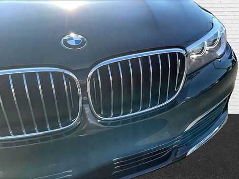 Used 2017 BMW 740i RWD image 32