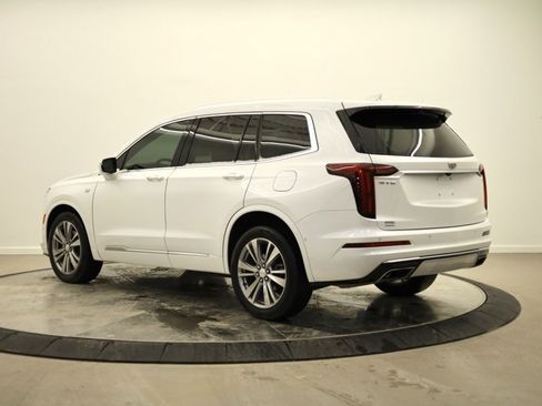 Used 2023 Cadillac XT6 Premium Luxury w/ Technology Package image 5