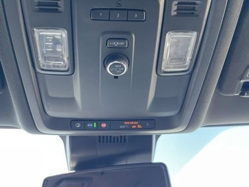 Used 2023 Chevrolet Suburban RST image 18