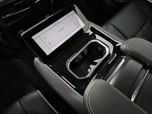 New 2026 Jeep Grand Wagoneer L Summit AWD/4WD image 13