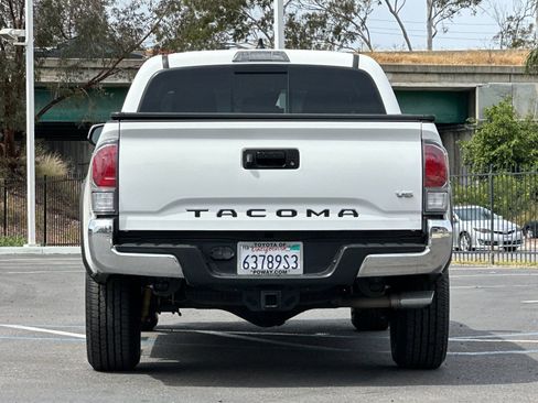 Used 2023 Toyota Tacoma TRD Off-Road image 4