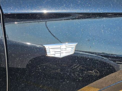 Used 2024 Cadillac XT6 Premium Luxury w/ LPO, Floor Liner Package FWD image 12
