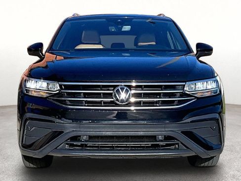 Used 2023 Volkswagen Tiguan SE FWD image 4