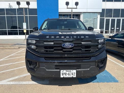 Used 2026 Ford Expedition Active AWD/4WD image 2