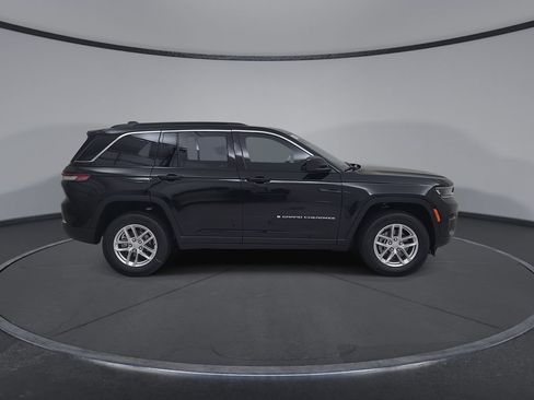 New 2026 Jeep Grand Cherokee Laredo X AWD/4WD image 17
