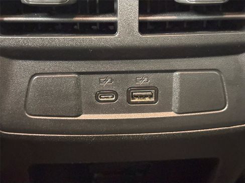 Used 2025 Chevrolet Colorado ZR2 w/ Technology Package image 36