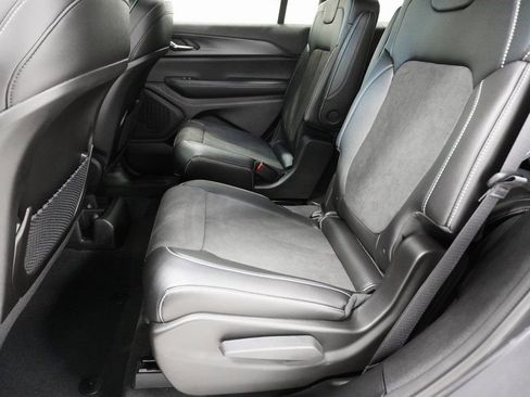 New 2025 Jeep Grand Cherokee L Altitude AWD/4WD image 15