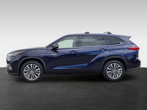 Used 2021 Toyota Highlander Platinum FWD image 7