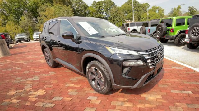 Used 2025 Nissan Rogue SV FWD image 3