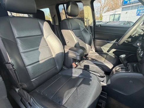 Used 2016 Jeep Patriot High Altitude FWD image 14