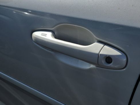 Used 2018 Toyota Highlander SE image 24