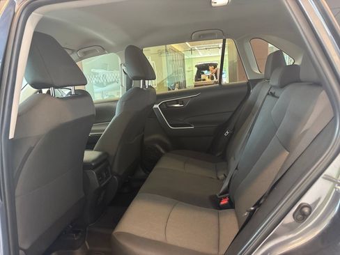 Used 2025 Toyota RAV4 XLE AWD/4WD image 11
