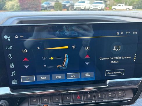 Used 2023 Chevrolet Silverado 1500 ZR2 w/ Technology Package image 34