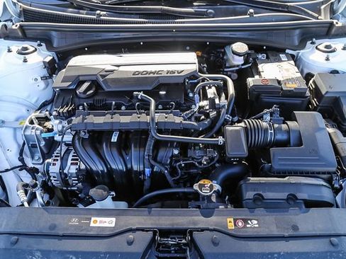 New 2026 Hyundai Elantra Limited FWD image 31