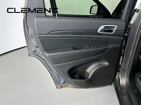 Used 2020 Jeep Grand Cherokee Altitude AWD/4WD image 31