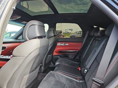 Used 2022 Genesis GV70 3.5T Sport w/ Sport Prestige Package AWD/4WD image 19