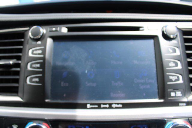 Used 2016 Toyota Highlander XLE FWD image 28