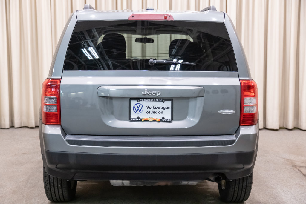 Used 2013 Jeep Patriot Latitude w/ Sun/Sound Group FWD image 4