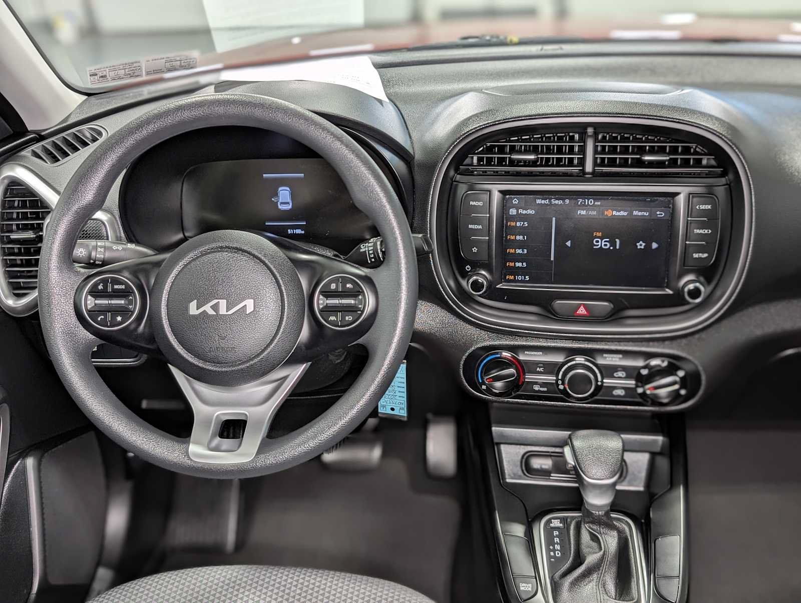 Certified 2023 Kia Soul LX w/ LX Technology Package FWD image 5
