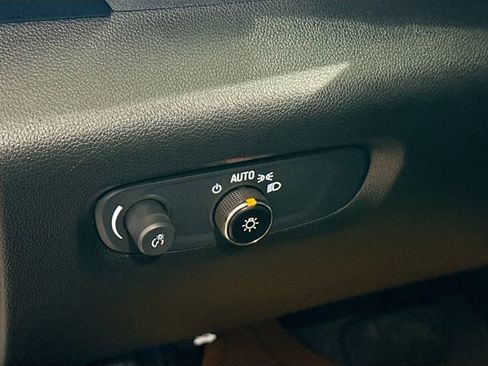 Used 2023 Chevrolet Traverse RS image 11