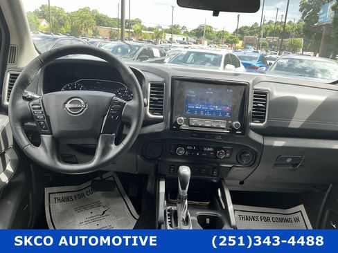 Used 2024 Nissan Frontier SV w/ SV Convenience Package image 15