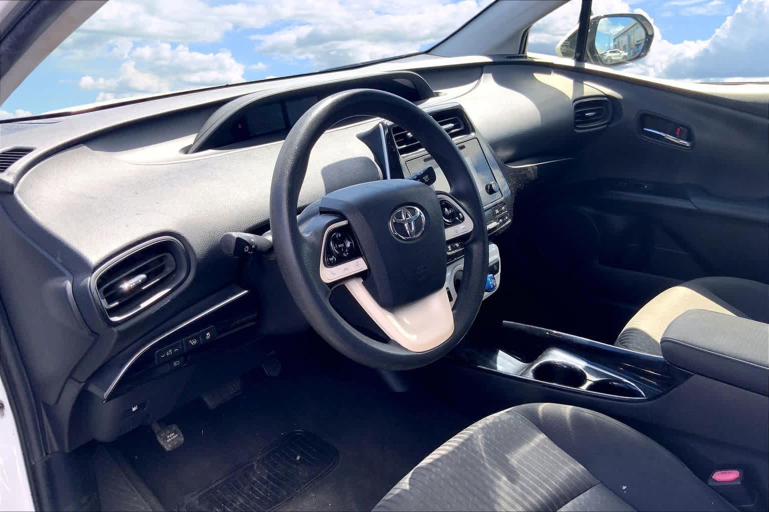 Used 2018 Toyota Prius One FWD image 2