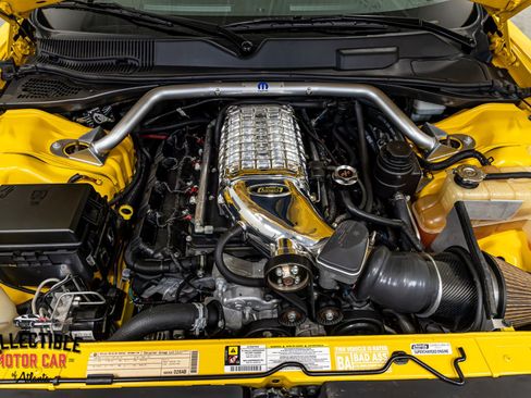 Used 2010 Dodge Challenger R/T RWD image 5
