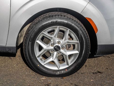 Used 2021 Kia Soul S image 7