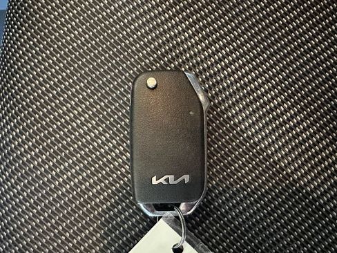 Used 2024 Kia Seltos LX AWD/4WD image 17