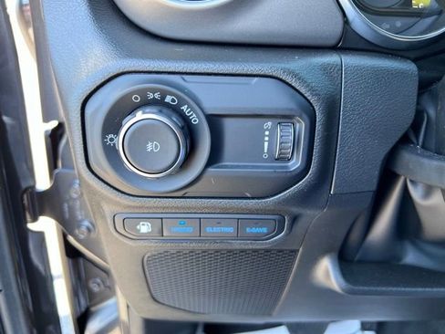 Used 2023 Jeep Wrangler Unlimited w/ 8.4" Radio Group image 17