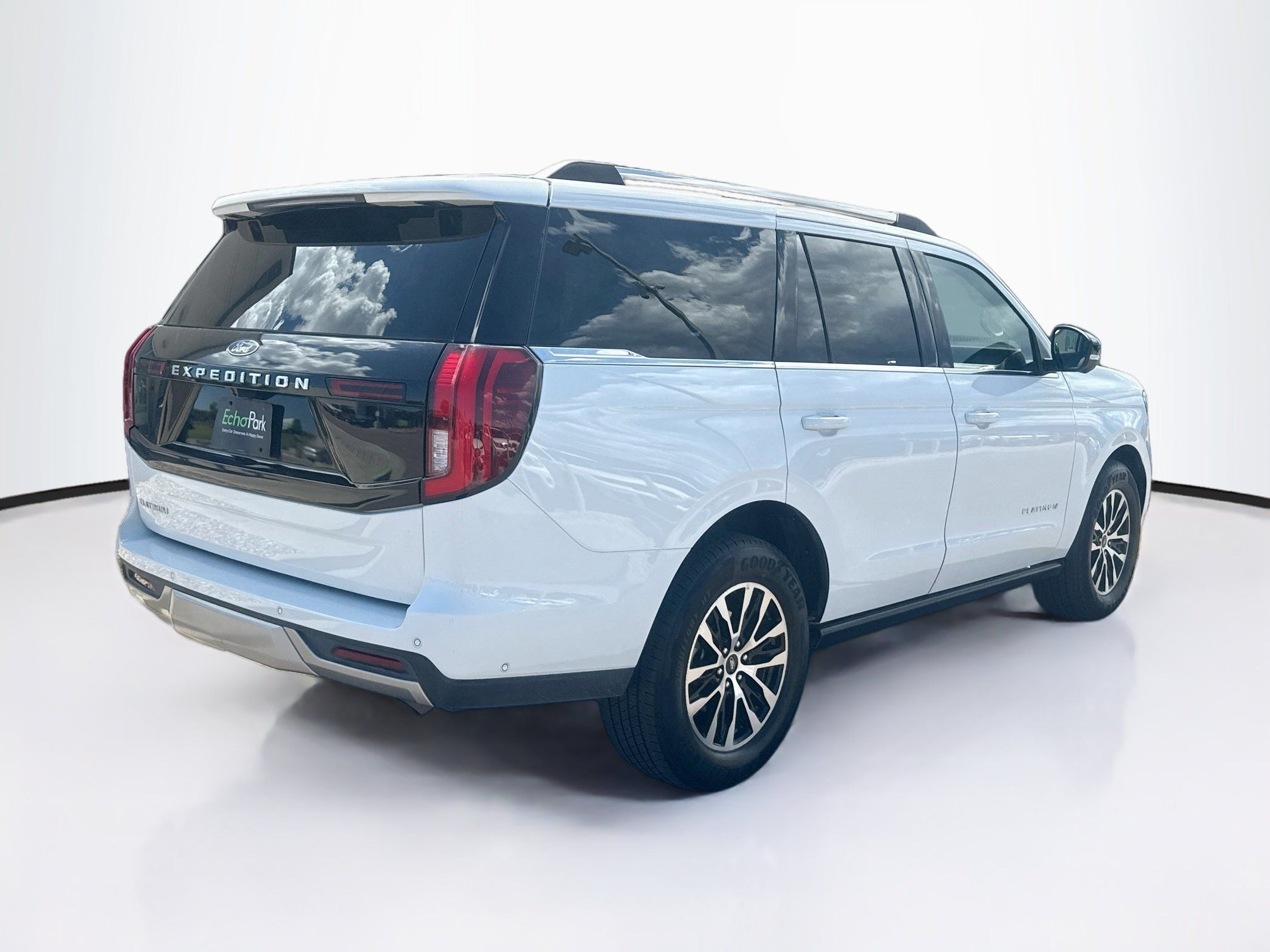 Used 2025 Ford Expedition Platinum AWD/4WD image 9